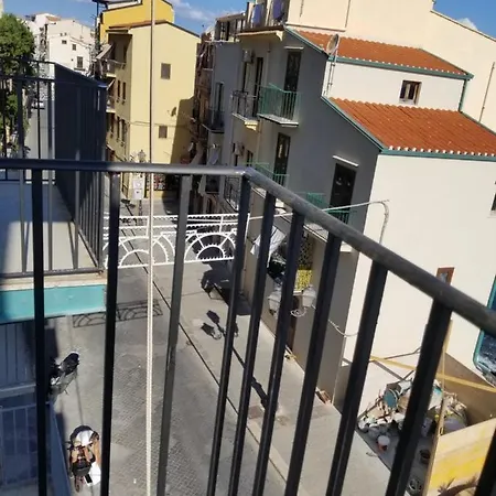 Tra La Rocca E Il Mare Hébergement de vacances *