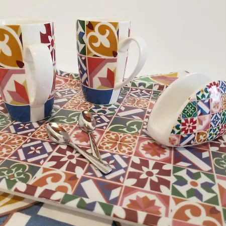 Tra La Rocca E Il Mare Cefalù