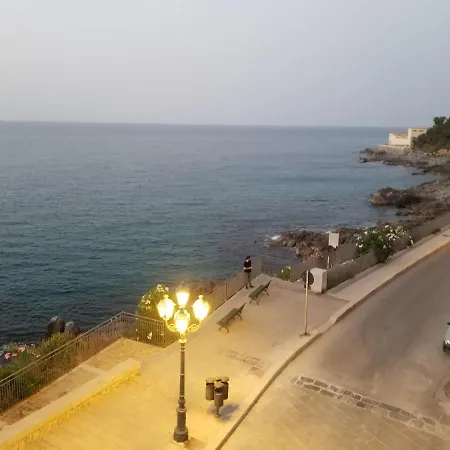 Hébergement de vacances Tra La Rocca E Il Mare *